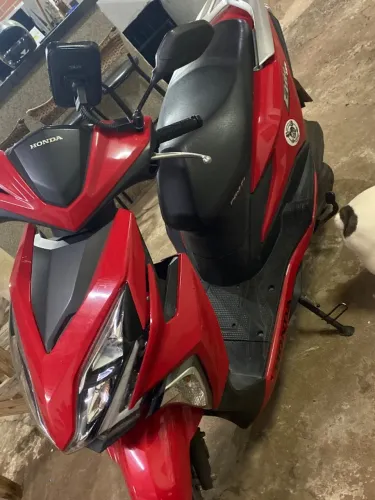 Vendo Honda Elite Seminova, segundo dono. 