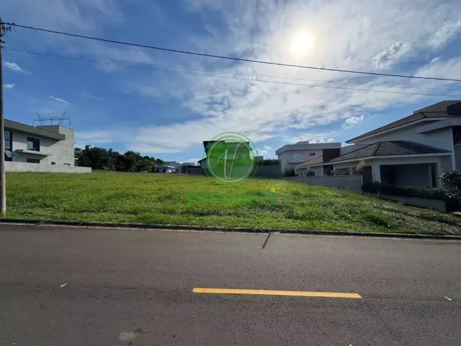Terreno à venda no Condomínio Portal do Bandeirantes II em Porto Feliz