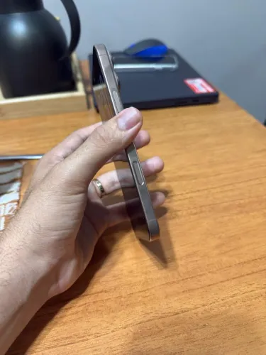 IPHONE 16 pro Max 256g dourado