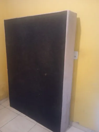 Vender rápido cama box, sem os pés.