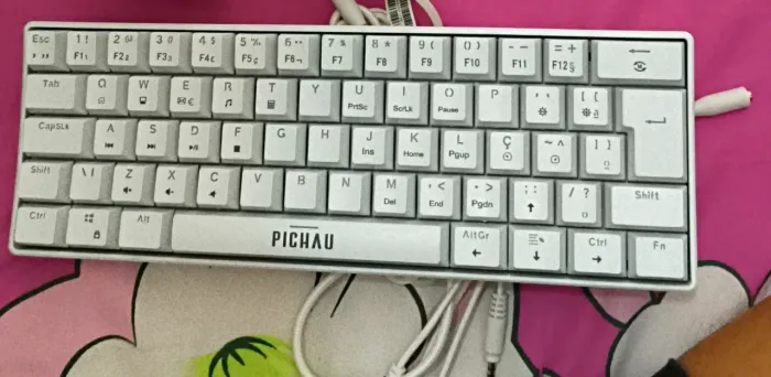 TECLADO MECÂNICO 60% RGB