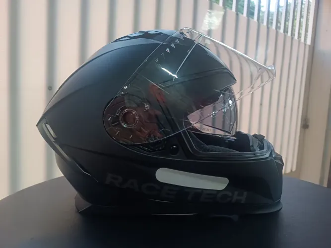 Capacete Race Tech com viseira solar - Tamanho 56
