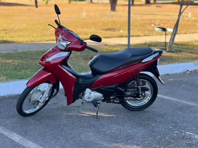 Vendo biz 110i ano 21/21, apenas 33.000 km, moto revisada e sem detalhes.