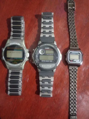 ( Timex Expedition Atlantis 100 ) (Casio Illuminator W-87H-1V)
