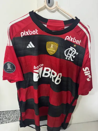 Camisa Flamengo 2022/2023 com patches