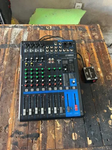 Mesa de áudio yamaha MG10