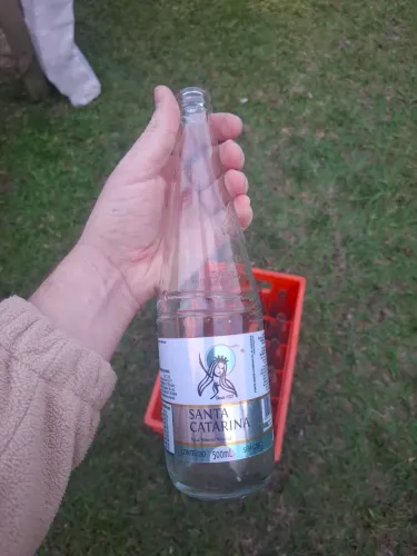 Caixas de agua garrafa de vidro retornável