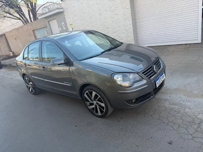 Volkswagen Polo Sed./sed. Comf. 2.0/2.0 Flex 8V 4P 2011