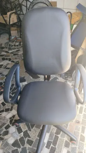 Cadeiras giratória Presidente seminovas 