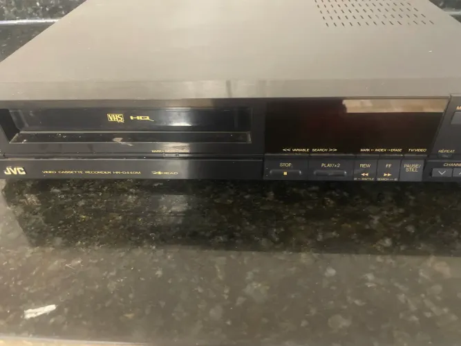 Vídeo cassete JVC HR-D540M 4 cabeças 