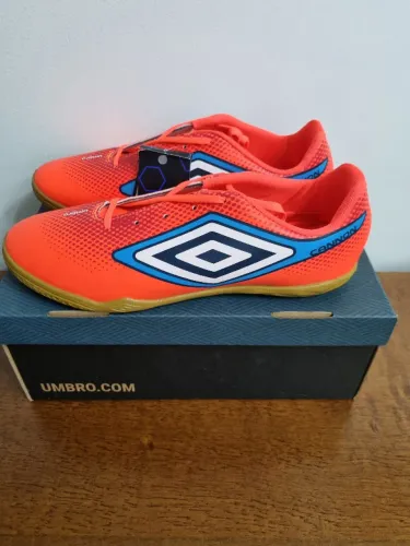 Chuteira Futsal Umbro Cannon - Número 44 - Nova