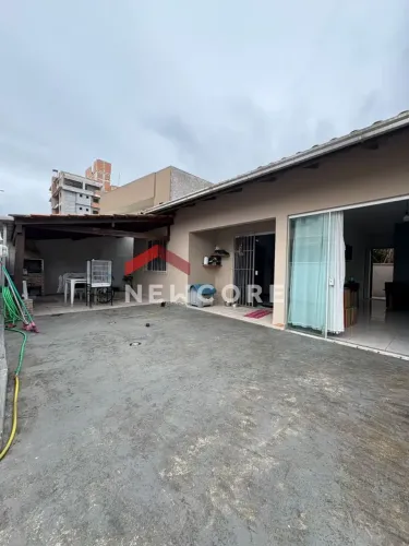 Casa em Rua Aparício José Mafra - Gravatá - Navegantes/SC