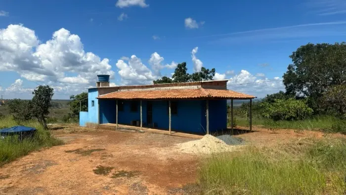 Chácara 24.000 m² com casa e barracão - Curvelo/MG