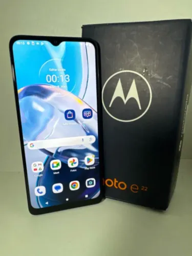 Vendo Moto e 22 com 128 GB obs: trinco na tela não afeta nada