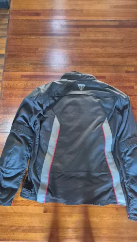 Vendo jaqueta motociclista Triumph