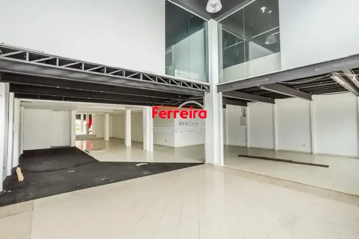 Ponto Comercial/Loja para Aluguel no Bairro Floresta com 424 m² de Área Útil