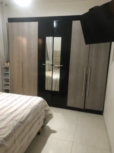 Guarda-roupa  usado por apenas 390,00