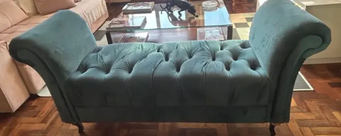 Sofá recamier em tecido suede verde água