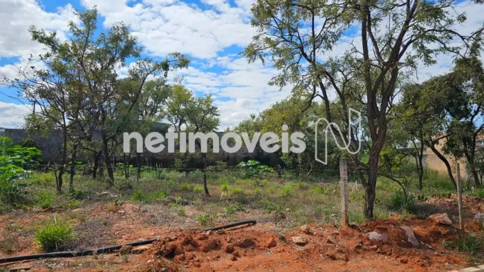 LOTE DE ESQUINA NO ESTANCIA QUINTAS DA ALVORADA.