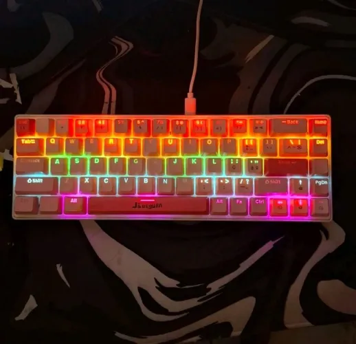 vendo teclado 60% com switch vermelho