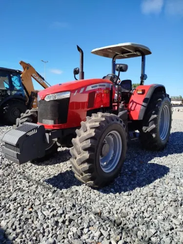 TRATOR AGRÍCOLA 4X4