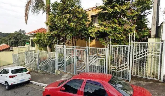 Sobrado em condomínio com 3 dormitórios para alugar.