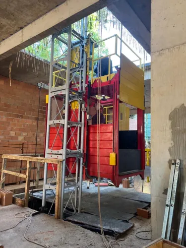 Elevador de Cremalheira C3 ano 2019 para venda
