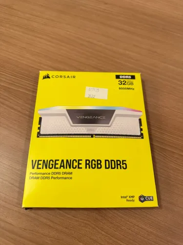 Memória RAM (2x16GB) Corsair Vengeance - 6000mhz White RGB