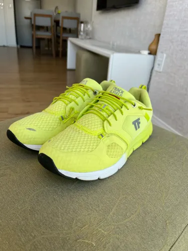 Tênis track&field tam38