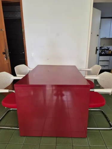 Mesa fixa (presa na parede)