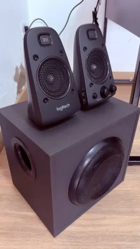 Caixa Som Subwoofer 2.1 Logitech Z625 Thx 400w 110v Preto