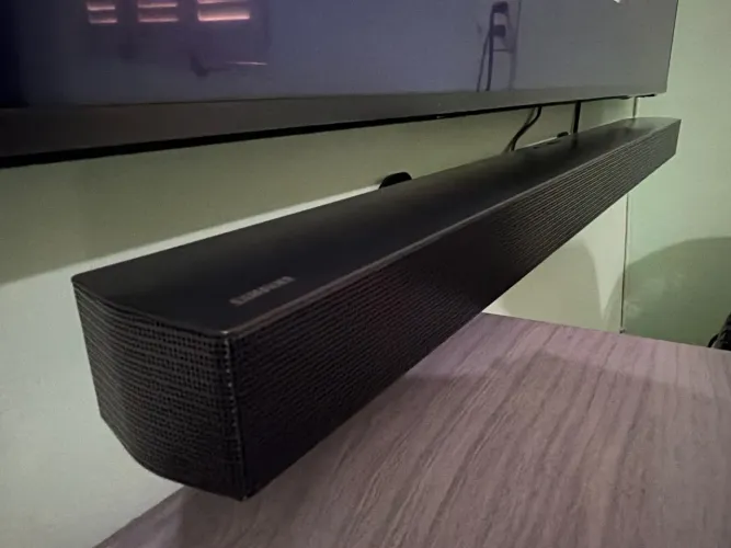 Soundbar Samsung HW-B550 com Subwoofer sem fio