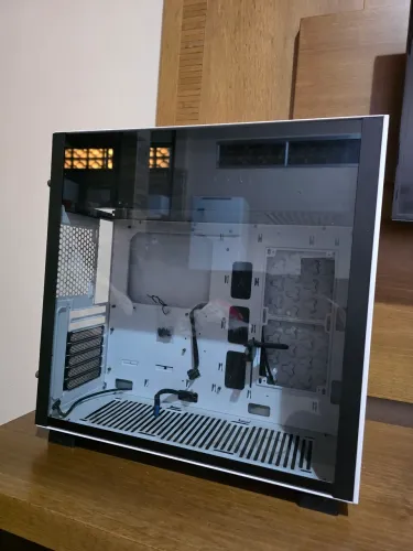 Gabinete Gamer Sharkoon Pure Steel (Branco) + 3 Ventoinhas (1x Thermaltake)