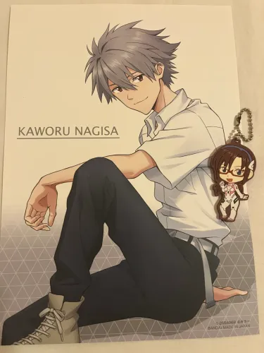 Pôster Kaworu Nagisa e chaveiro Mari Makinami Evangelion