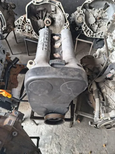 Motor parcial Gol 1.0 16v gasolina. A base de troca.