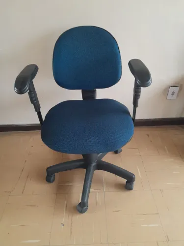 Cadeira giratória pra escritório super confortável