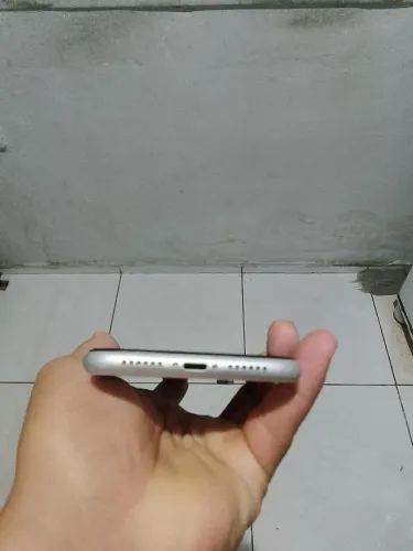 iPhone XR 64 gb