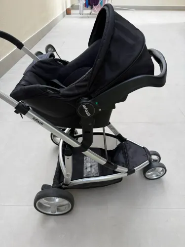 Carrinho de bebê infanti