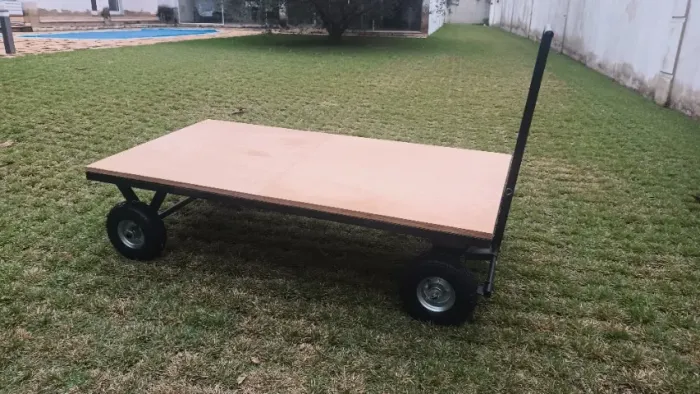 Carrinho plataforma extremamente reforçado