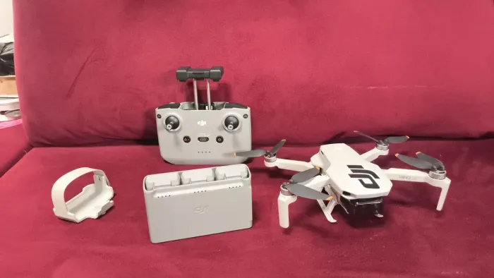 Vendo e troco drone DJI mini 2 SE