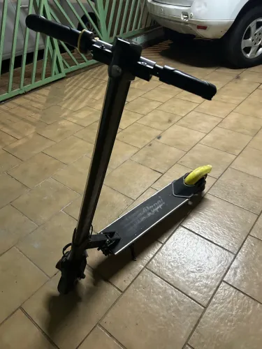 Patinete elétrico, 36 volts de bateria + 350 Watts de potência, 30 km de velocidade