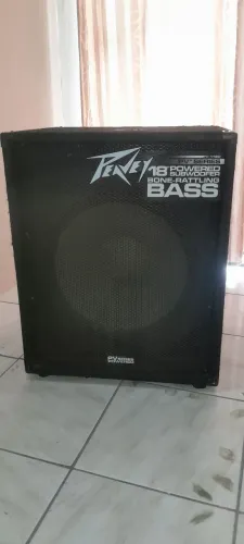 Caixa de sub grave ativo peavey 