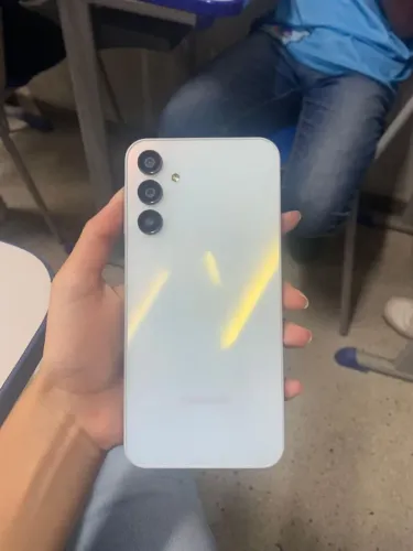 Celular A15 por 800 reais