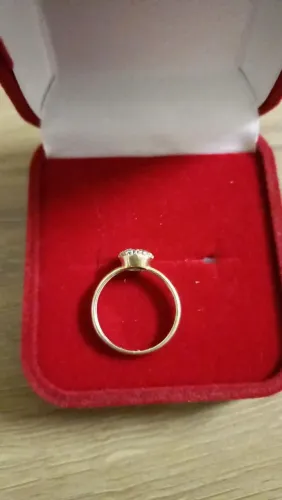ANEL DE OURO BRANCO COM MINI DIAMANTES