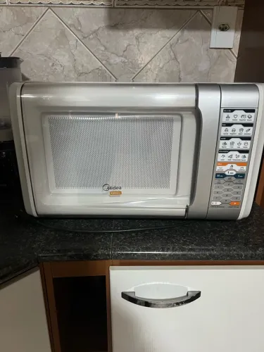 Micro-ondas Midea 30L 900W com Função Grill Limpa Fácil MTAG4 - Branco - 220 Volts
