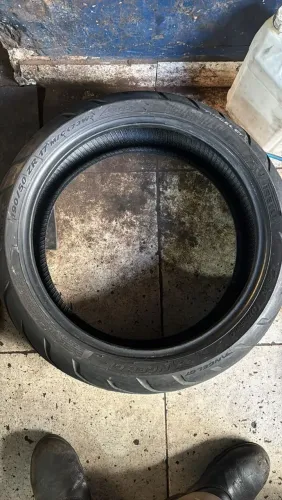 Par de Pneus Pirelli