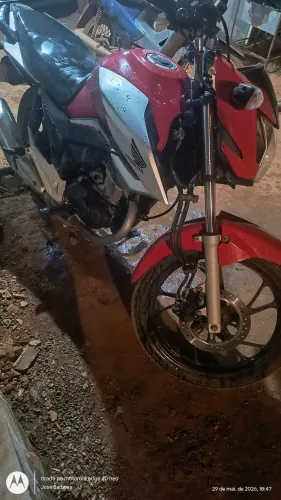 Vendo Titan 160 22/23 aceito cartão até 18x