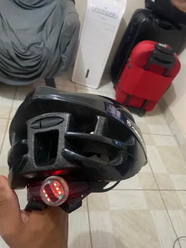 Capacete zerado com led 