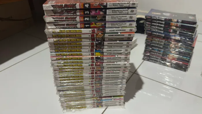 Coleção My Hero Academia 1 ao 26 + 36 e Vigilante 1 ao 4