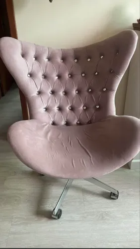 Poltrona Egg slim rose jolie brilho base giratória com rodinhas